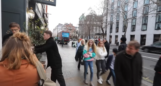 친구 이 입히고 모델데뷔시키기 | 인스티즈