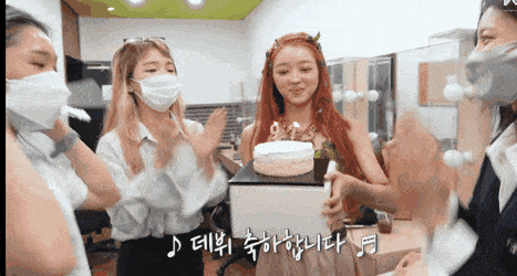 데뷔날 7번 울었다고 해서 MSG인줄 알았는데 진짜 데뷔 쇼케하면서 7번 넘게 운 아이돌 | 인스티즈