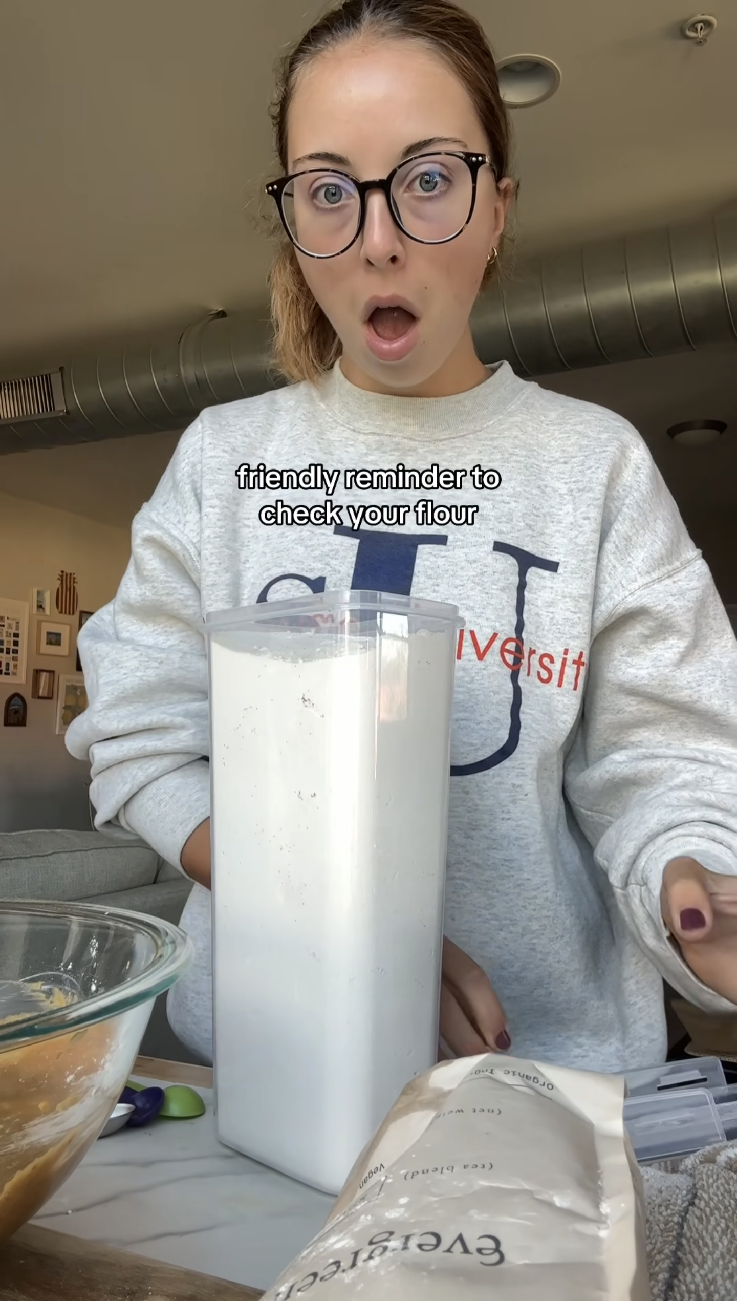 베이킹하려고 밀가루 꺼냈다가 충격먹은 사람 | 인스티즈