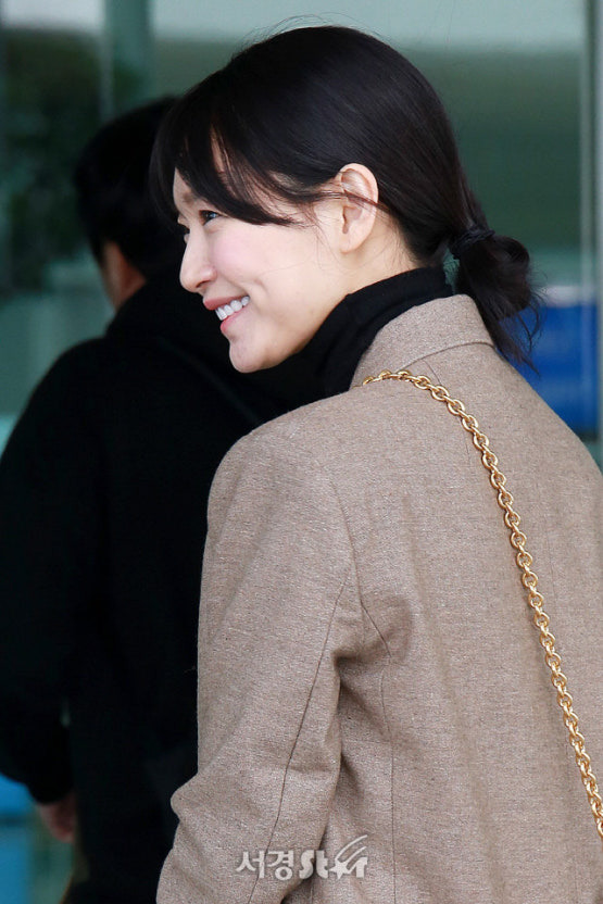 신민아 2018년도 공항패션 | 인스티즈