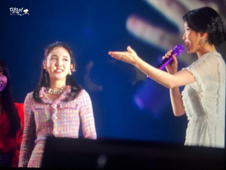 아이유 여돌이랑 있을 때 교생쌤되는 모먼트 좋아하는 달글 | 인스티즈