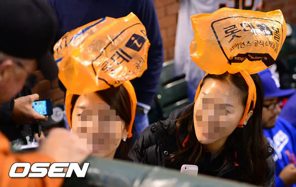 환경문제로 폐지된 롯데자이언츠의 독보적이고 독특한 응원문화 | 인스티즈