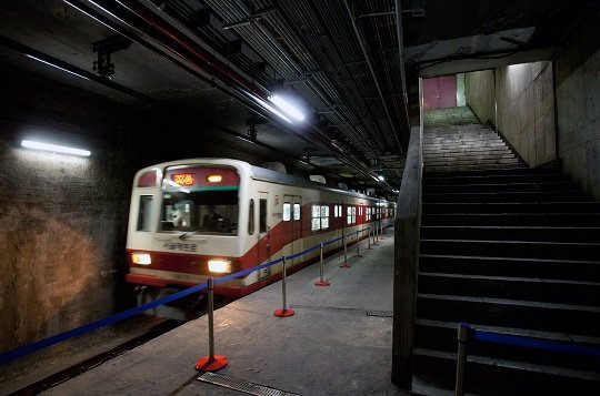 수도 한복판에 버려진 지하철역이 있다? | 인스티즈