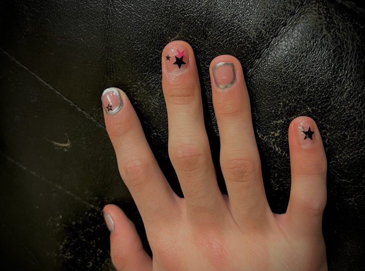 요즘 남돌들 사이에서 빼놓을 수 없다는 네일아트 | 인스티즈