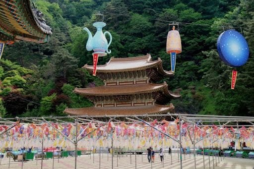 더쿠 - 한국에서 가장 큰 절.jpg