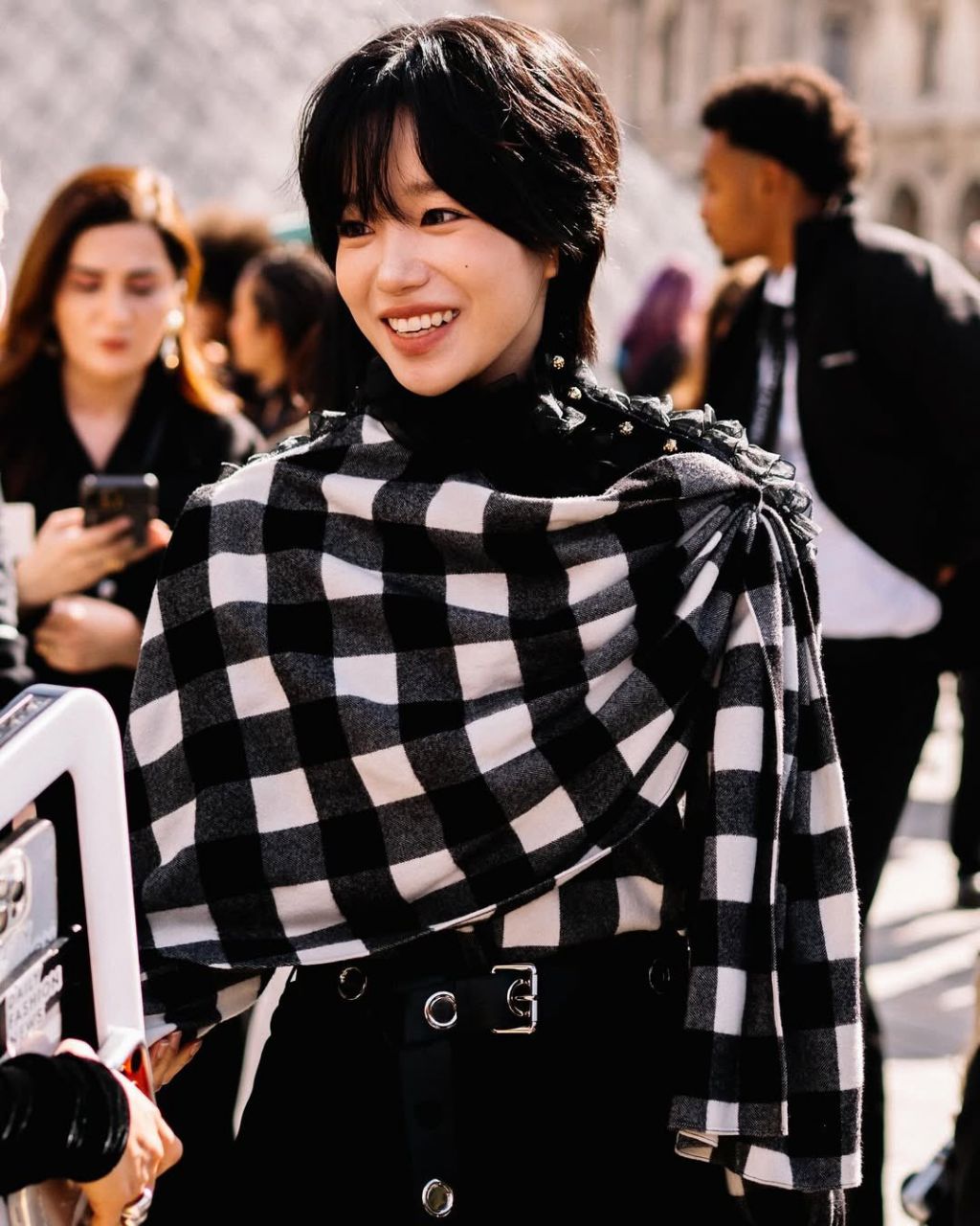 루이비통 파리패션쇼 참석한 조유리 | 인스티즈