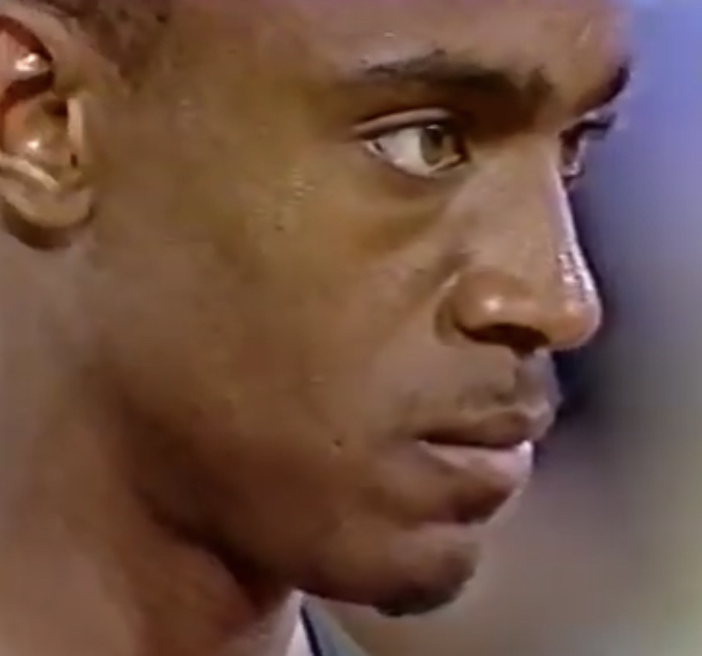 보자마자 함박웃음 짓게 되는 몸 좋은 흑남들 짤털 gif | 인스티즈