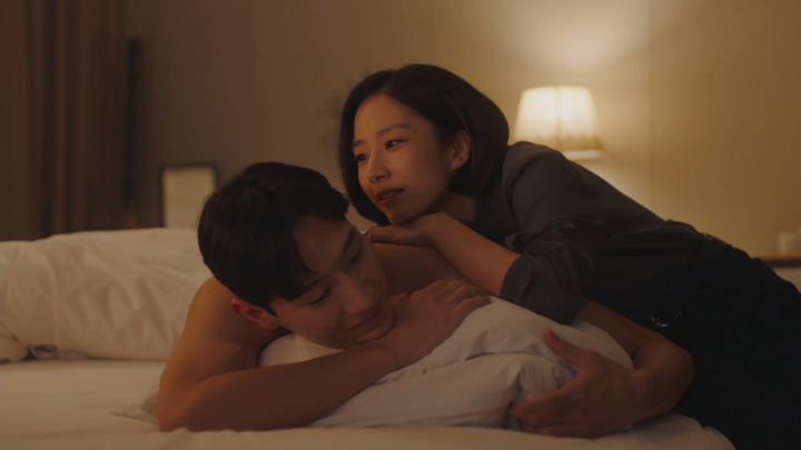 공무원 남자가 여자 출장 숙소에 몰래 들어와있는 신 연출한 드라마 (추가 및 수정) | 인스티즈