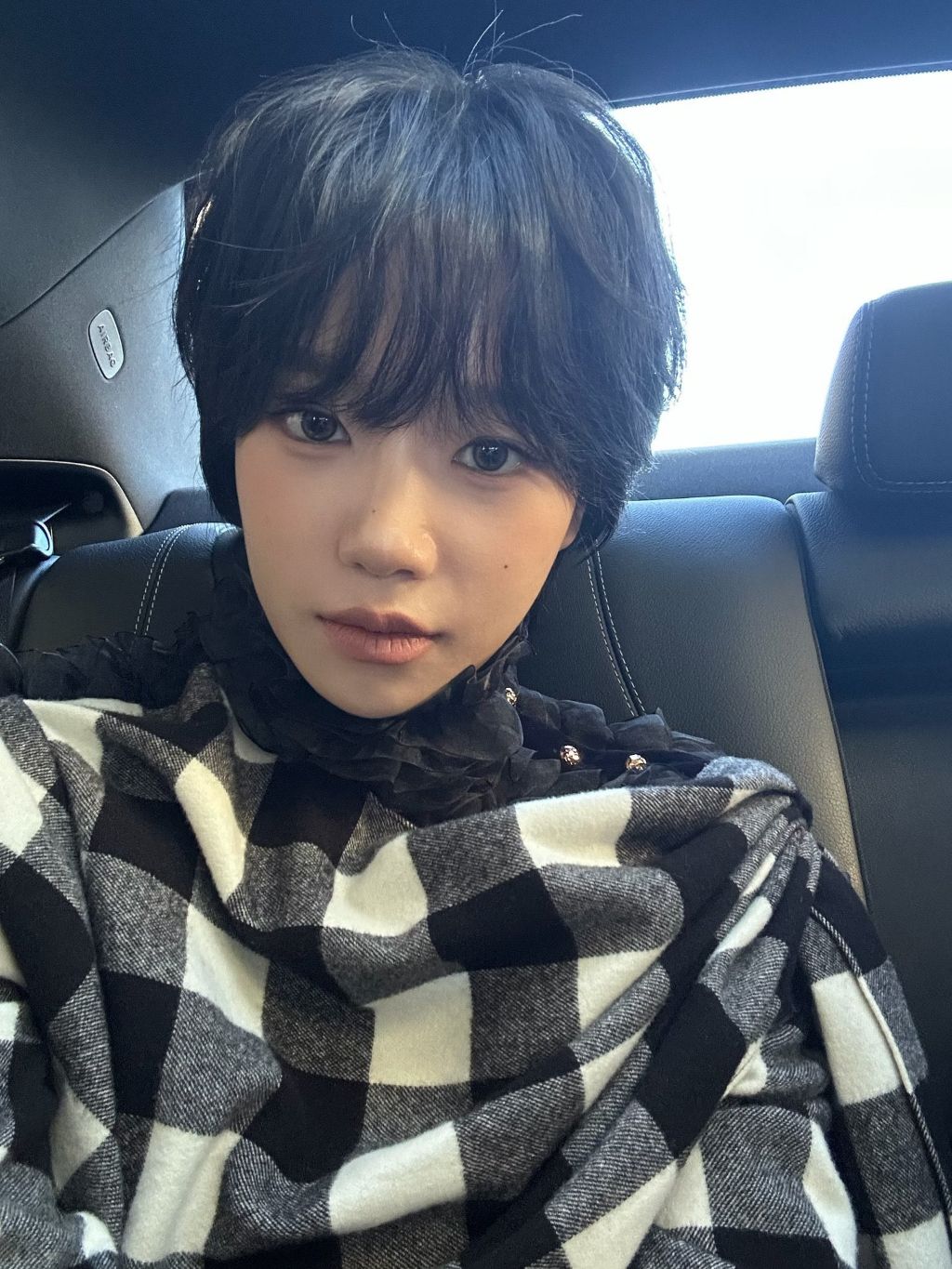 루이비통 파리패션쇼 참석한 조유리 | 인스티즈