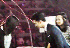 영원히 고통받는 김수현.gif 2024버전 | 인스티즈