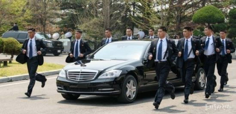 아베 죽은거보고 생각나서 써보는 북한 김정은, 김여정의 경호원들 | 인스티즈