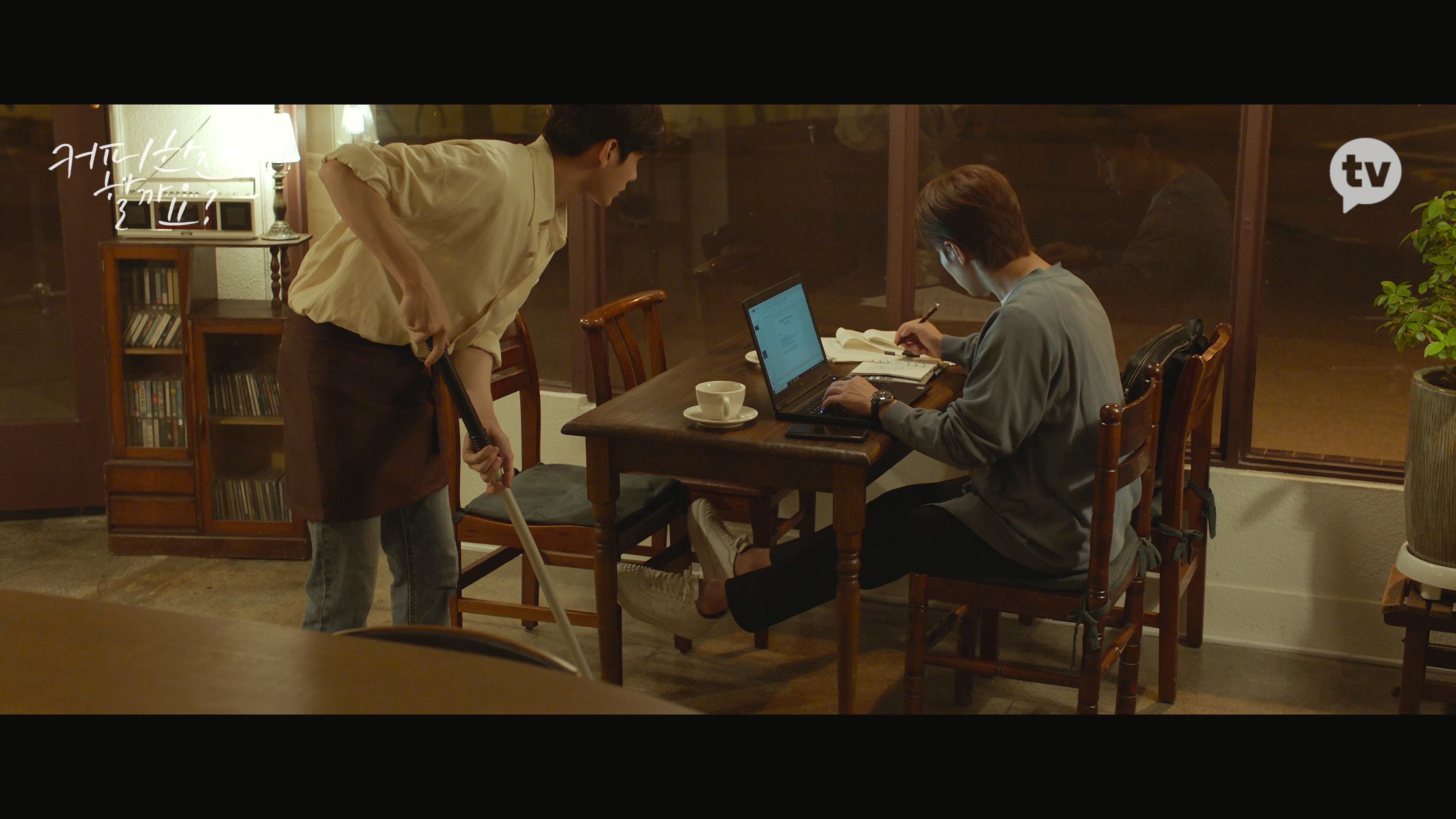 우리 카페에 매일 오는 손님이 있는데 완전 진상임.jpg | 인스티즈