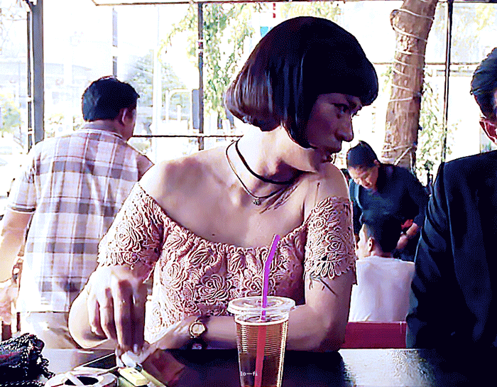 영화 다만 악에서 구하소서에서 트렌스젠더 연기했던 배우 박정민.gif | 인스티즈