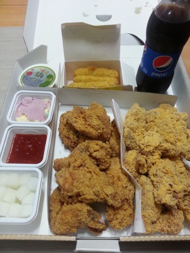 네네치킨 초창기에 배달하면 줬던거 | 인스티즈
