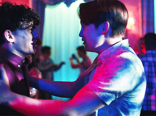 저는 잘나가는 럭비팀 에이스인데요 요즘 범생이 게이 친구가 자꾸 신경쓰여요ㅠㅠ 어떡하죠? | 인스티즈