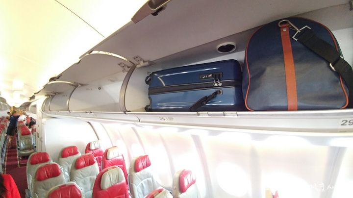 여행가방으로 극명히 갈리는 여행스타일 | 인스티즈