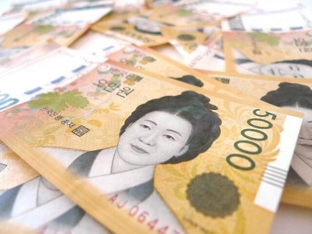 여기 500억과 고양이와 강아지가 있습니다 | 인스티즈