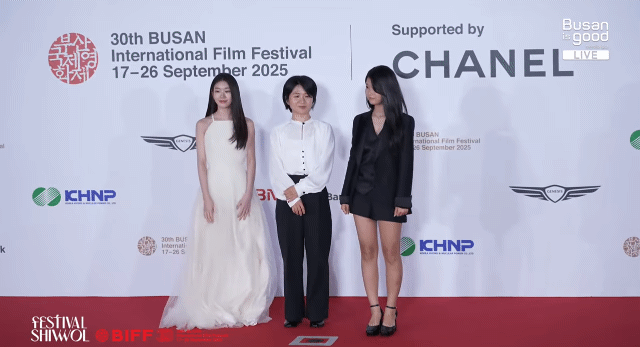 오늘자 훌쩍 큰 모습으로 부산국제영화제 참석한 아역배우 박소이 | 인스티즈