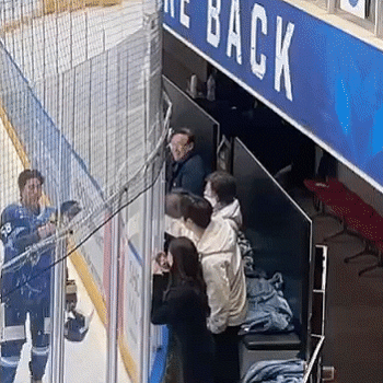 환승연애 직관온 나연 현규한테 인사하는 희두 | 인스티즈