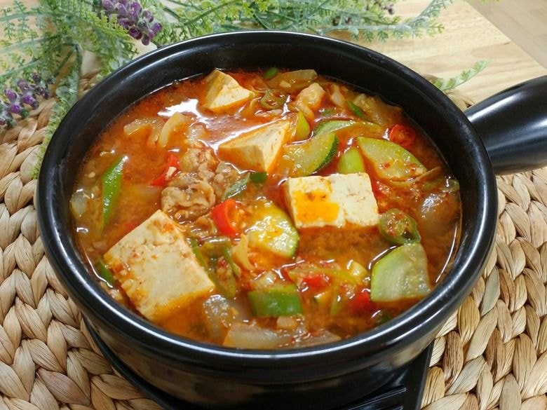 콘치즈 안주는 횟집 vs 된장찌개 안주는 고깃집 | 인스티즈
