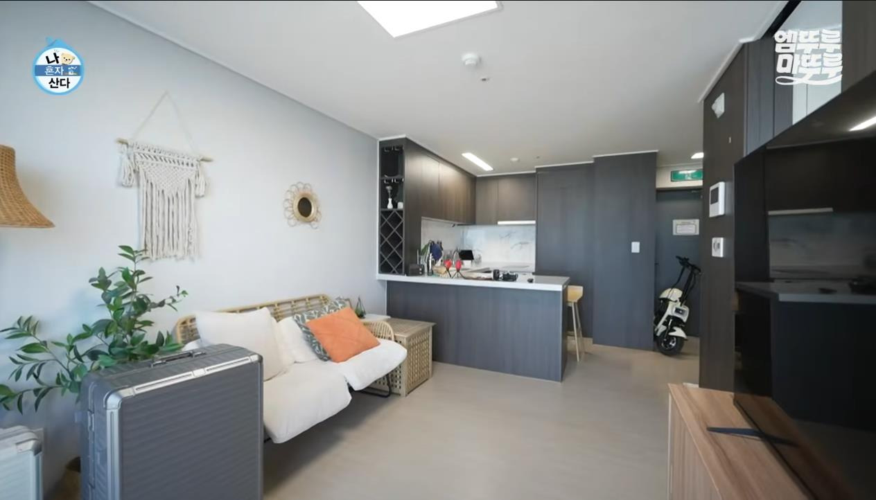 [나혼자산다] 정말 행복해 보이고, 낭만 미친 거 같은 구성환의 부산 한 달 살기 | 인스티즈