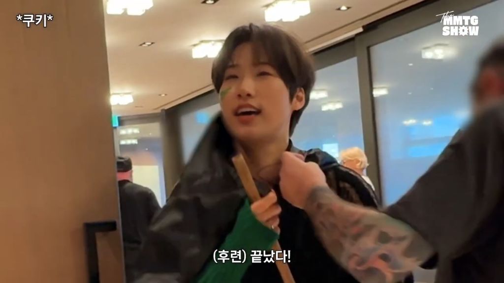 [문명특급] 위키드 & 아리아나 그란데에게 풀어버린 한국 과자 | 인스티즈