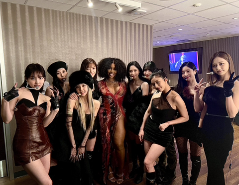 트와이스 빌보드 위민 인 뮤직 어워즈에서 수상하고 만난 미국 스타들(사진위주) | 인스티즈