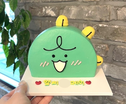 요즘 케이크 전문점에서 많이 보이는 케이크 | 인스티즈