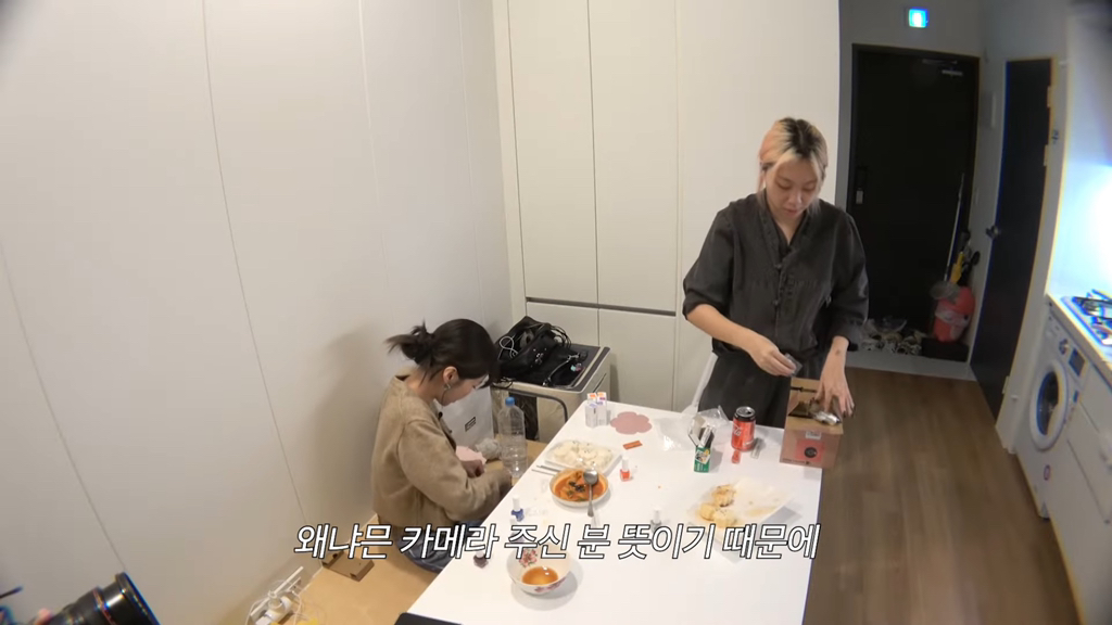 최근 스탭 폰에 있는 앨범을 보다가 충격받았다는 헤이즈 | 인스티즈