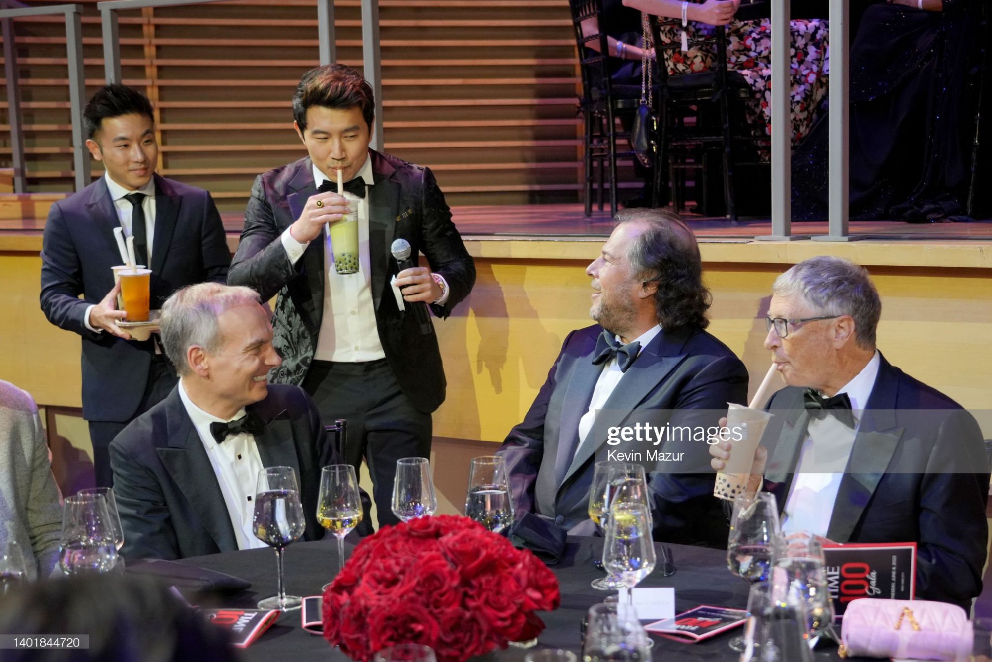 인스타그램에 공차 마신 거 인증한 빌게이츠 | 인스티즈