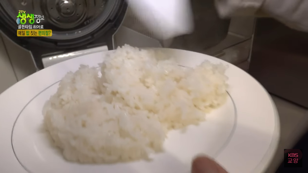 손님들을 위해 매일 밥 짓는 편의점 사장님 | 인스티즈