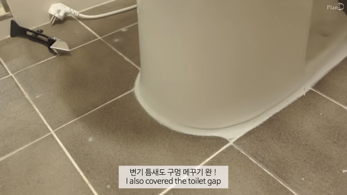 야무지다는 반응 많은 어떤 브이로거의 화장실 셀프 보수 (스압주의) | 인스티즈