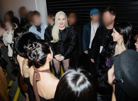 트와이스 빌보드 위민 인 뮤직 어워즈에서 수상하고 만난 미국 스타들(사진위주) | 인스티즈