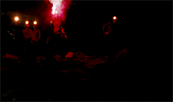 친구들이랑 동굴 탐험갔다가 이상한 동굴에 빠졌는데 갑자기 친구들이 하나 둘씩 죽어가..gif | 인스티즈