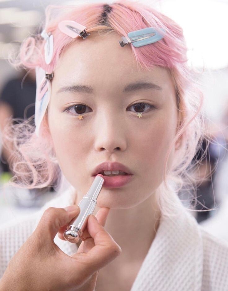 핑크헤어 이미지