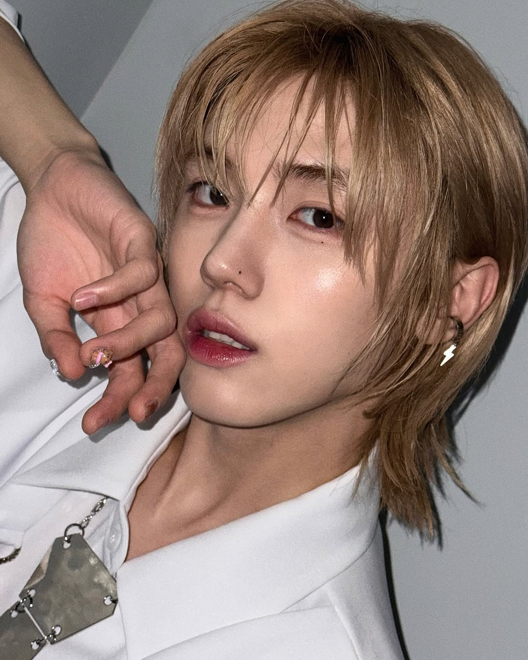 요즘 남돌들 사이에서 빼놓을 수 없다는 네일아트 | 인스티즈