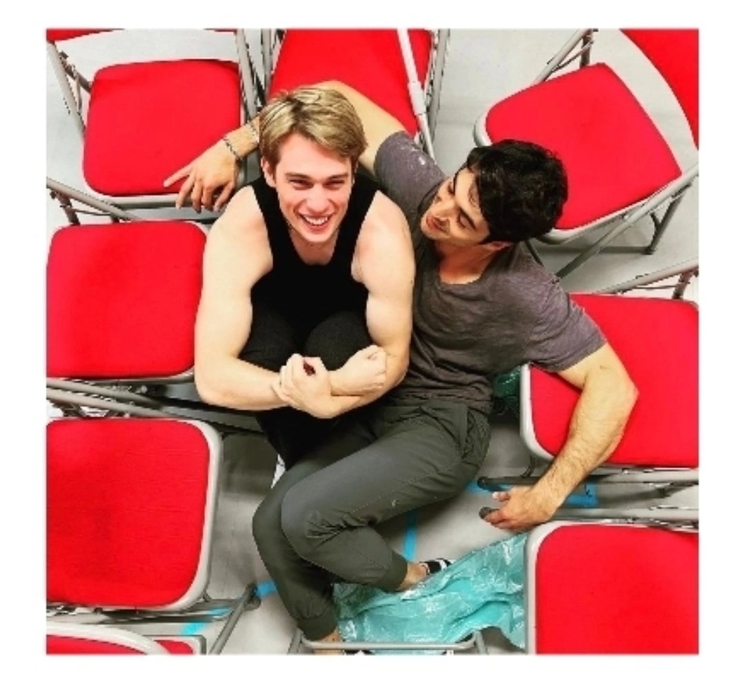 미국 대통령 아들이랑 영국 왕자가 사귄대.jpg | 인스티즈