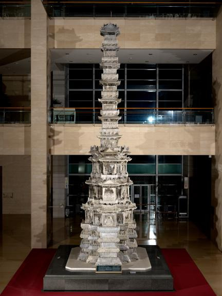 조-센징의 탑 140조각내어 도둑질ww(포장도 못 뜯음) | 인스티즈