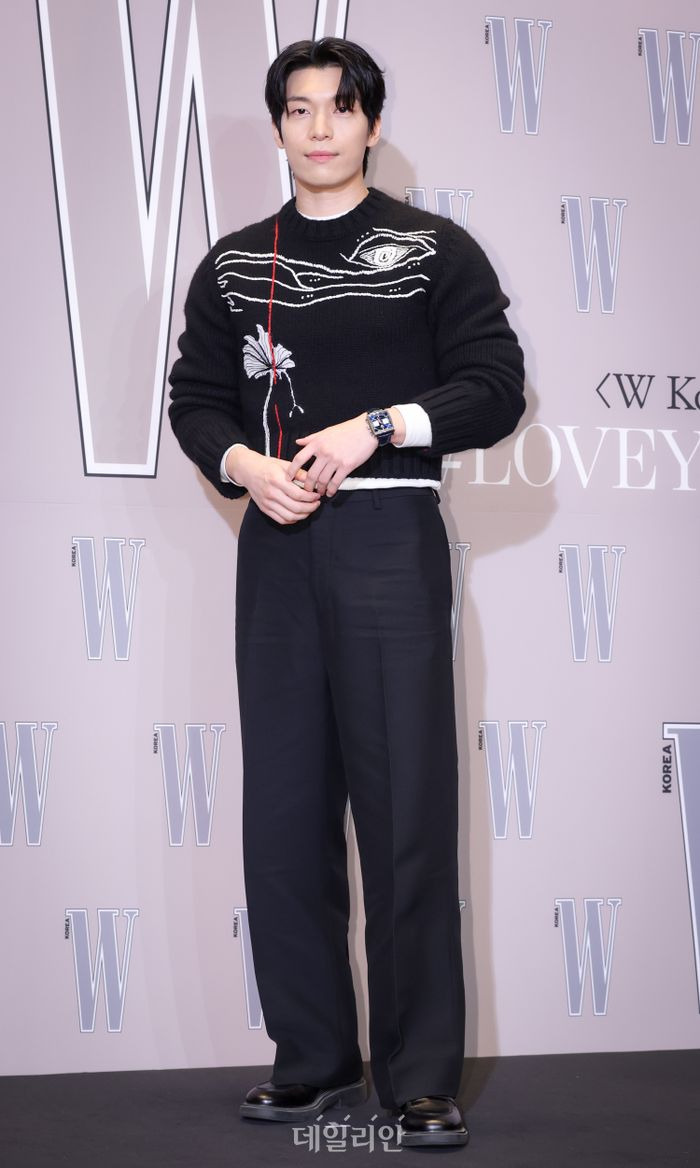 오늘자 W코리아 행사에 참여한 남배우 모음.jpg | 인스티즈