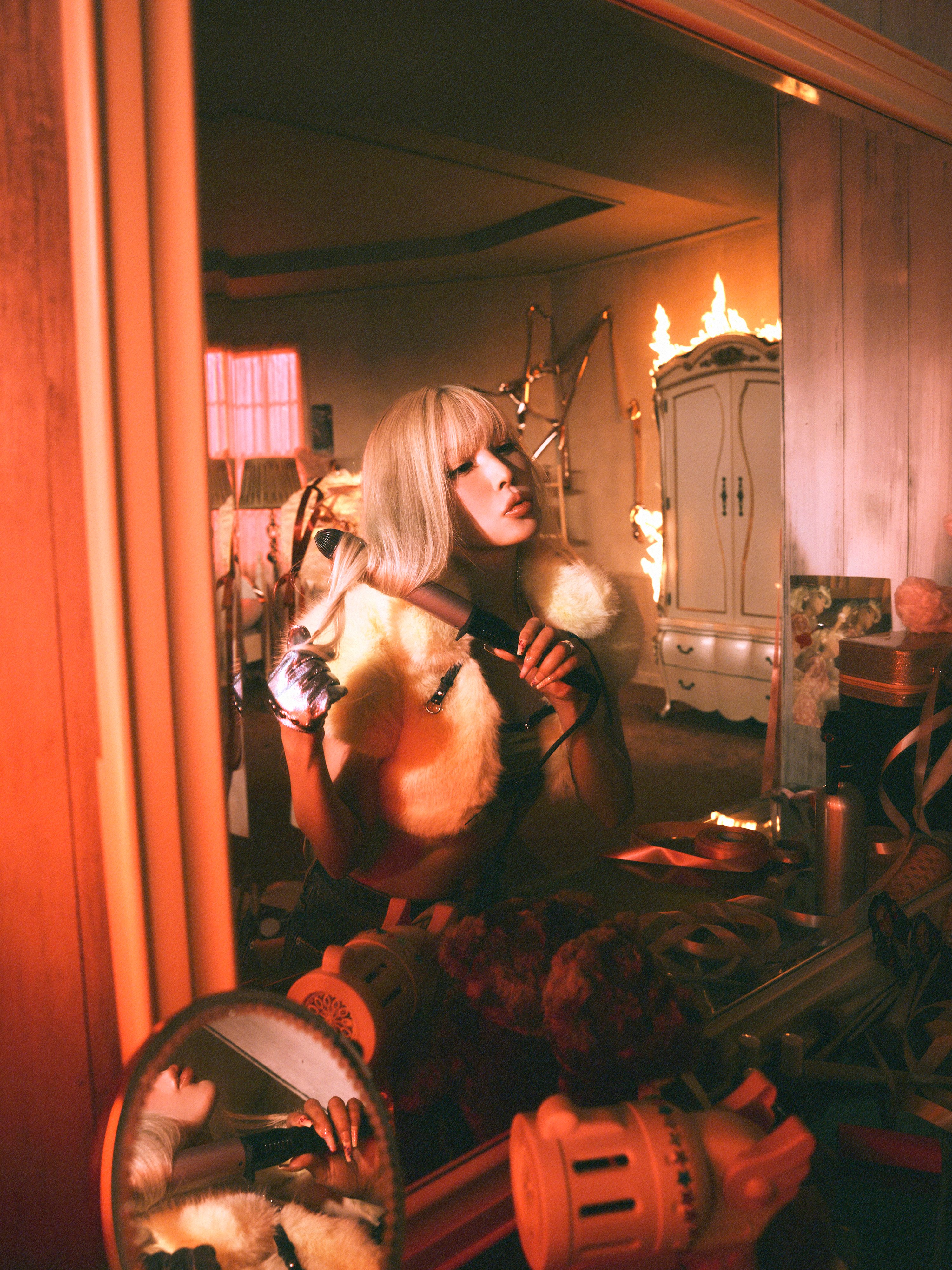 스엠이 니들 취향 몰라서 다 시도해봤어 라고 말하는거 같은 보아 정규 11집 컨셉.jpgif | 인스티즈