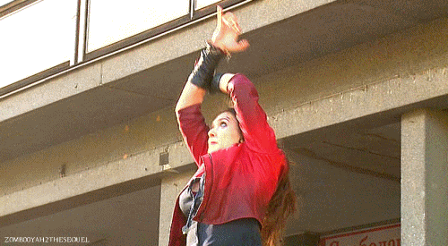 [마블] 완다 (스칼렛위치) 엘리자베스 올슨의 맛깔나는 손 연기.gif | 인스티즈