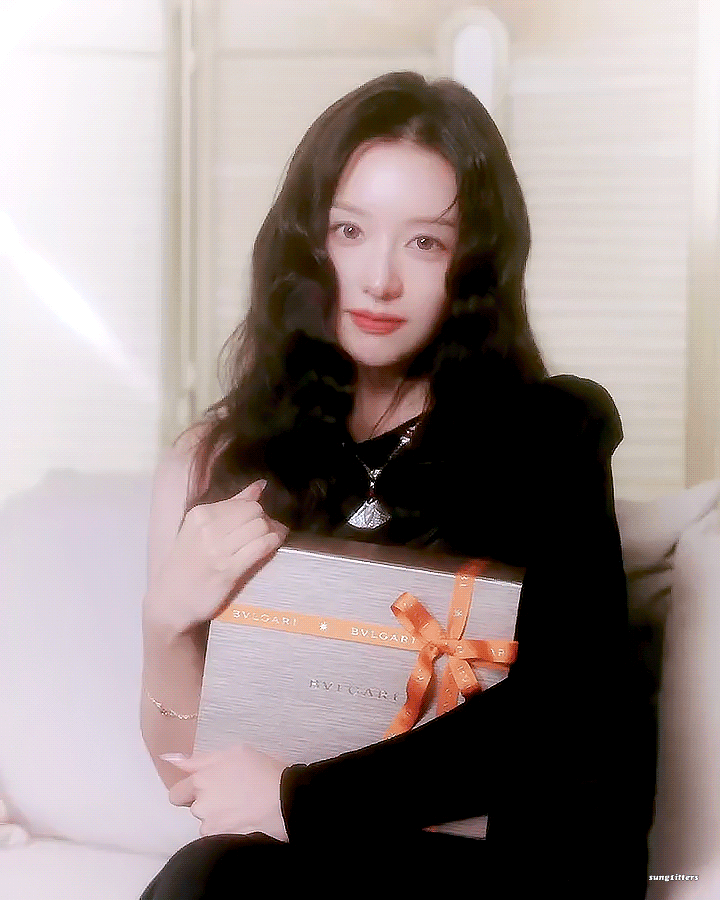 보그 코리아 김지원 X 불가리 퍼퓸 | 인스티즈