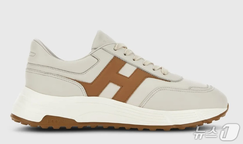 李대통령, 日문화유산 배려해 빌려신은 수행원 운동화…실시간 검색 1위 | 인스티즈