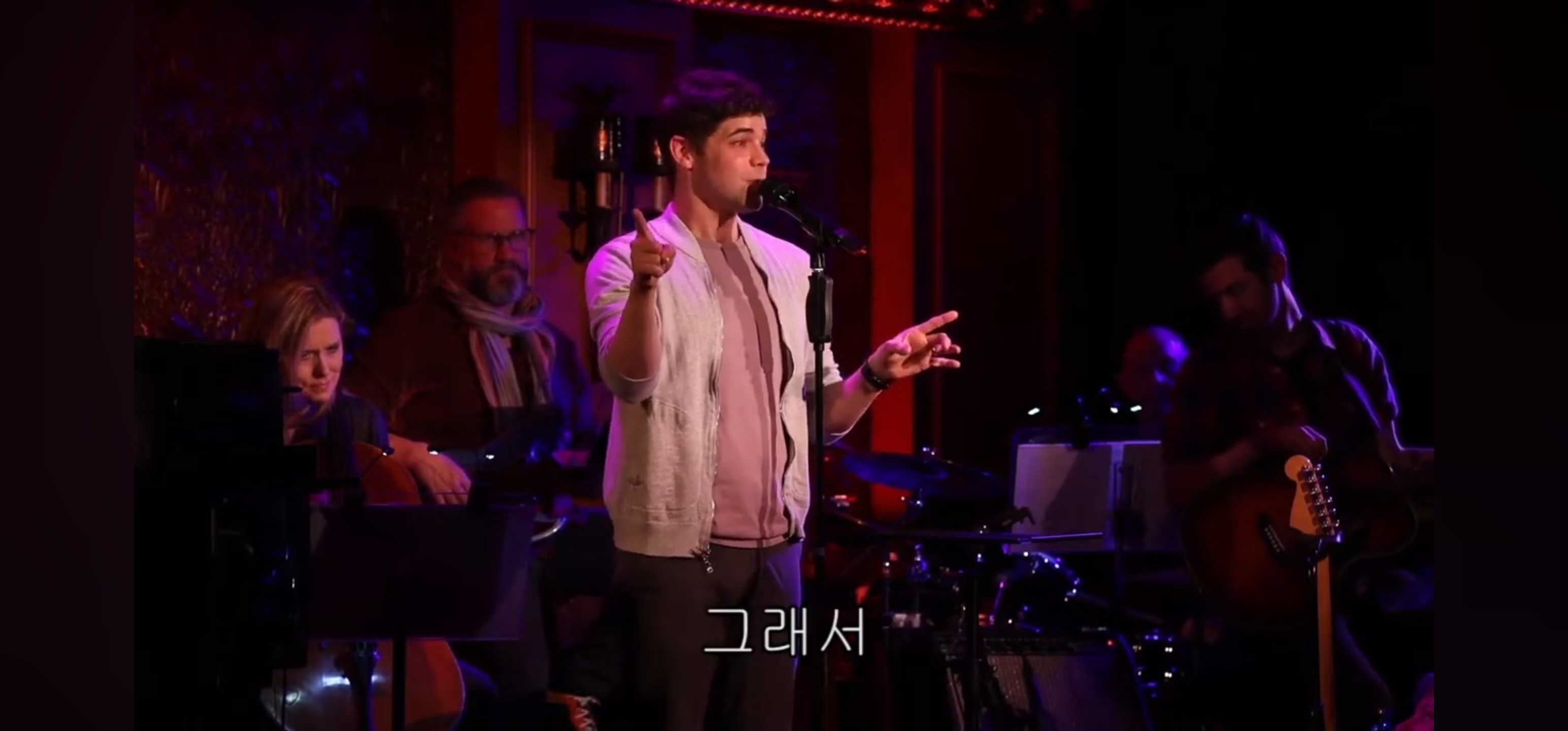 이제 와서 말하지만 휴 잭맨, 잭 에프론 대신 위대한 쇼맨이란 영화를 세상에 나온 게 한 건 나야! 그게 무슨 소리냐고?.jpg | 인스티즈