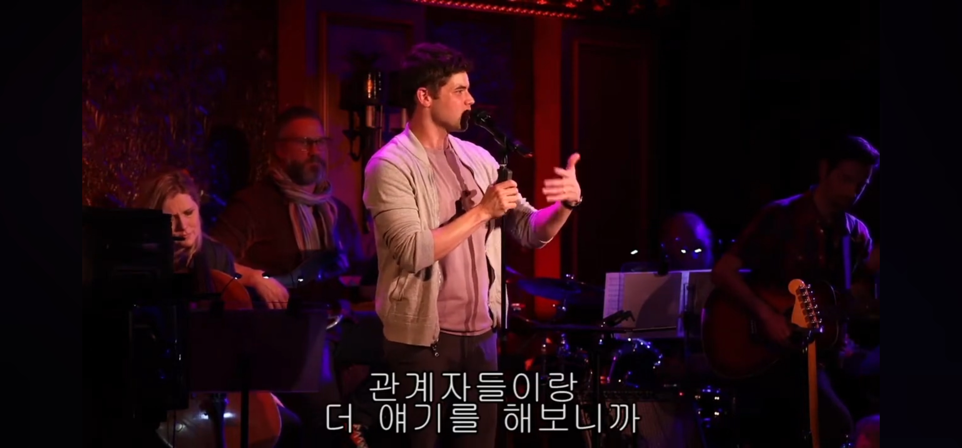 이제 와서 말하지만 휴 잭맨, 잭 에프론 대신 위대한 쇼맨이란 영화를 세상에 나온 게 한 건 나야! 그게 무슨 소리냐고?.jpg | 인스티즈