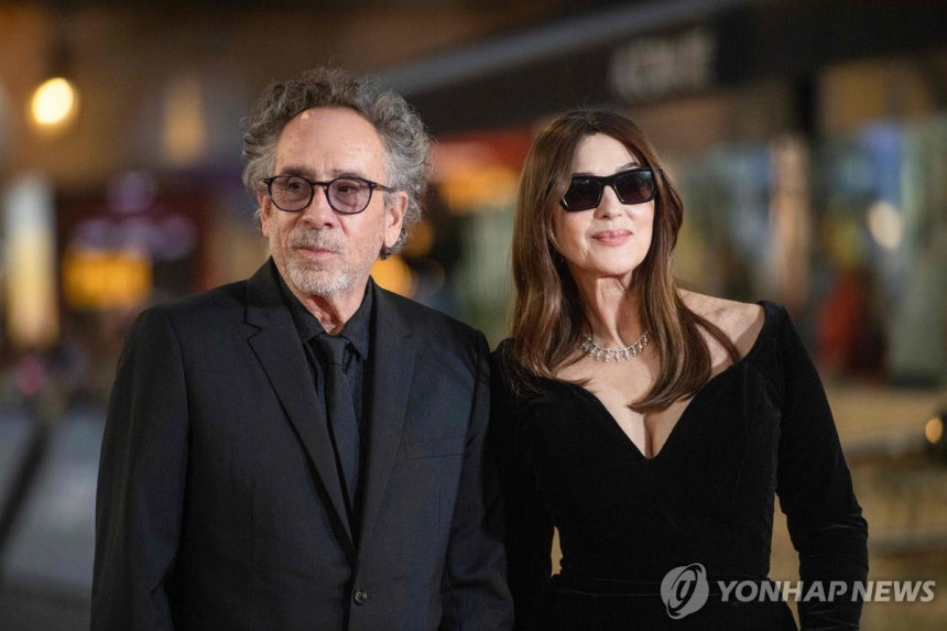 할리우드 거장 팀 버튼, 모니카 벨루치와 3년 만에 결별 | 인스티즈