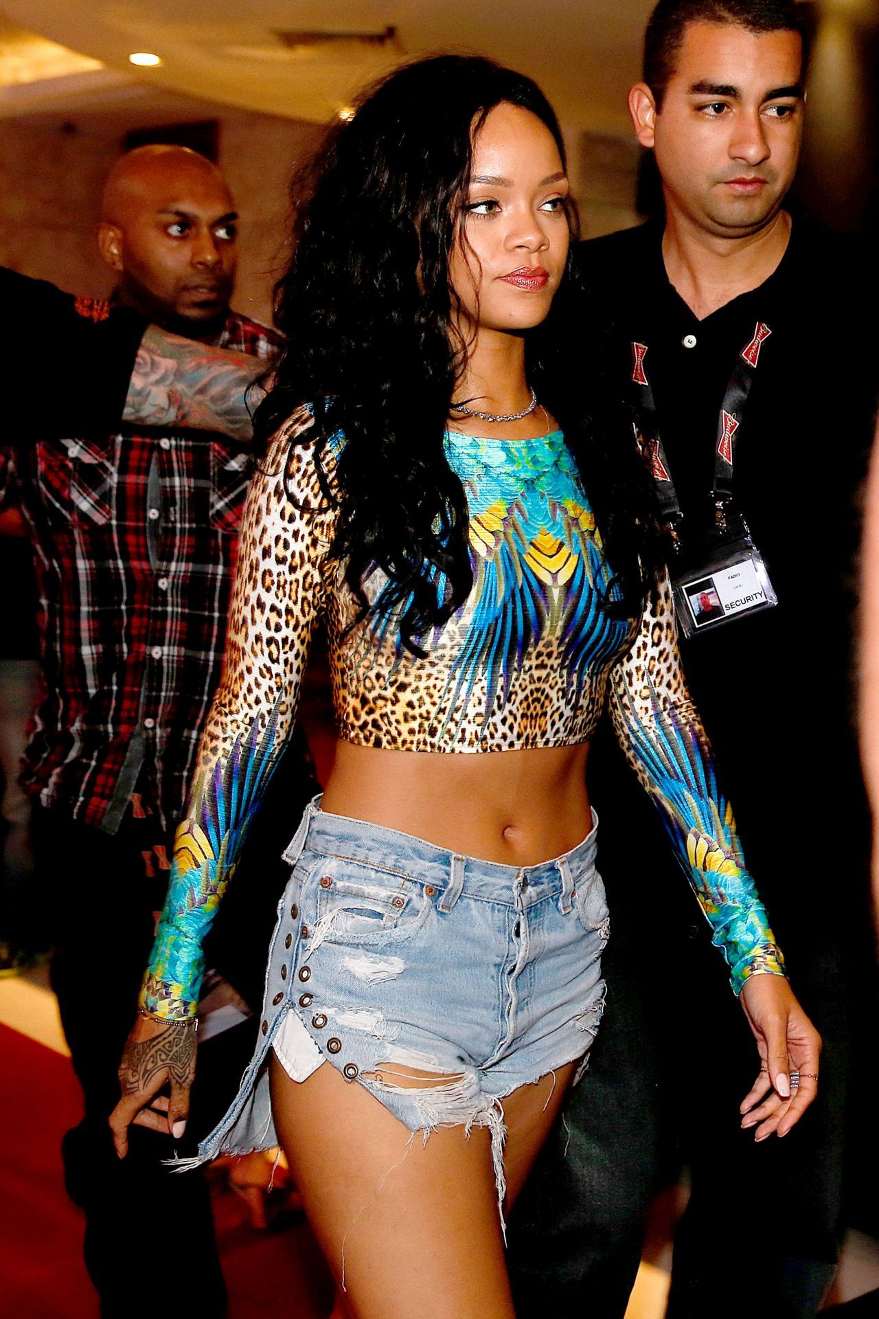 리한나가 거의 10년째 안 버리고 있는 바지 | 인스티즈