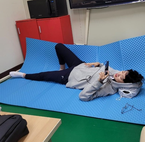 회색후드에 설레는 달글 | 인스티즈