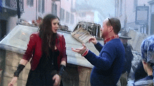 [마블] 완다 (스칼렛위치) 엘리자베스 올슨의 맛깔나는 손 연기.gif | 인스티즈