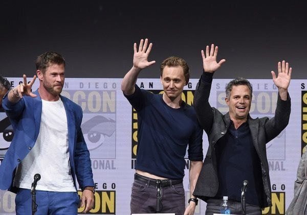 같은 옷만 입고 다니기로 유명한 해외 배우 | 인스티즈